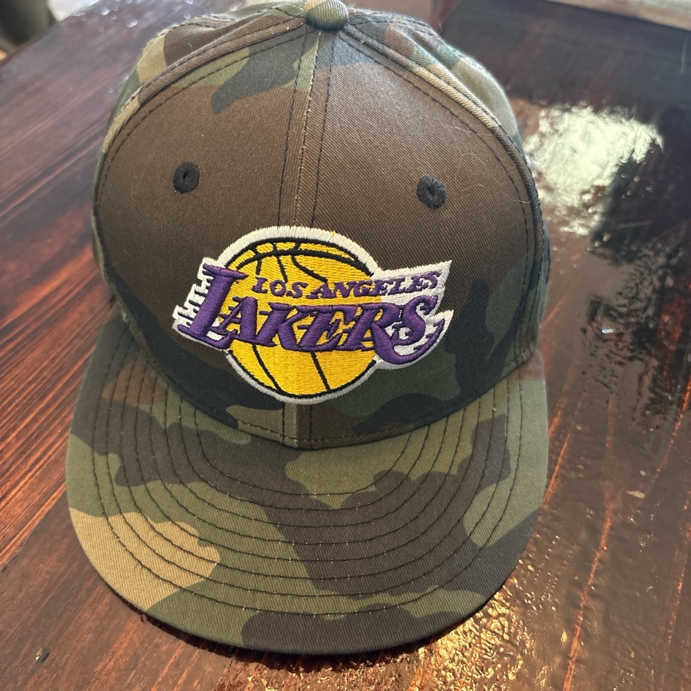 Lakers Camouflage youth size